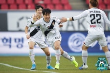 [K리그1 37R] ‘제리치 PK 결승골’ 경남, 성남에 2-1 승… 잔류 희망 불씨 회복