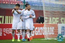 [K리그2 1R] 박용지 극장골 대전, 수원FC에 2-1 역전승...창단 첫 승