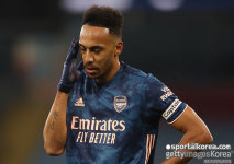 英 해설가의 독설, 오바메양은 제2의 외질...잘못된 계약이야