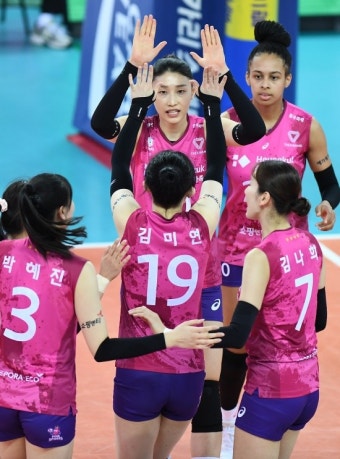 '득점·디그 팀 내 최다' 월드클래스 김연경의 어깨는 너무나 무거웠다