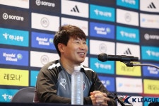 [제주 전지훈련] ‘신진호 보낸’ 김기동 감독 “대체자는 김종우, 적응할 시간 줄 것”