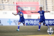 [K리그2 1R] 개막전부터 명승부! 조영욱 골 김천, 아산에 2-1 역전승
