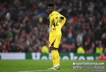 ‘최악의 경기력’ 보여준 오나나, 팬들도 뒤돌아섰다... 데 헤아 전화번호 뭐야?“