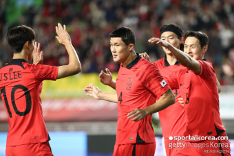 ‘아시아 수비 최초 발롱도르 30인→22위’ 김민재의 겹경사! ‘AFC 올해의 국제선수상 수상’