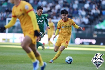 [K리그1 37R] ‘안현범-송민규 득점’ 전북, 광주 2-0 제압...벼랑 끝에서 살린 ‘ACLE 출전 가능성’