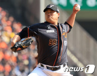 좌타 피안타율 0.364 류현진, 8할 타자 이정후 후계자 넘고 12년 만에 통산 99승 고지 밟을까