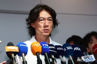 홍명보 감독, 귀국 후 '다수의 국내파 코치 선임 작업 착수'... 2014년 박건하, 김태영, 김봉수 코치 선임 이번엔?