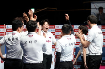 크라운해태-우리금융캐피탈,  선두권 하나카드-휴온스 나란히 제압...'SK렌터카 우승' PBA 팀리그 1R 종료