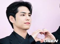 DAY6 영케이·원필 잠실 뜬다...LG, 16~18일 KIA전 'STANLEY와 함께 브랜드 데이' 맞아 승리기원 시구 진행