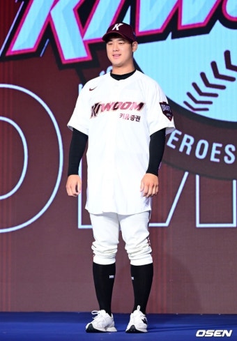 김서현→황준서→정현우 '이변은 없다'...키움, 2025 KBO리그 신인드래프트 전체 1순위 정현우 지명