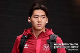 '드디어 데뷔전 이뤄졌다' 김지수, EFL컵 3라운드 교체 출전하며 1군 첫 출전...브렌트포드는 3-1 승리