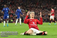 맨유 특급 유망주, 출근 중 팬과 한 판 붙었다…오늘 잘 좀 해 vs 답답하면 네가 뛰든가