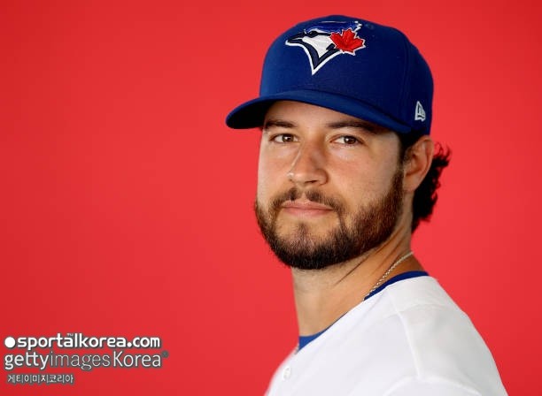 두산, MLB와 NPB 경험 선수 토마스 해치 영입으로 투수진 강화!