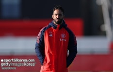 2연속 졸전 아모림, 맨유에 칼 빼들었다…포지션별 전문 코치 선임, 처음부터 싹 뜯어고칠 것