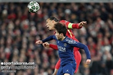 PSG 8강 진출? 그럼 뭐하나, 이강인 평가는 꽝…연장 교체 투입→팀 내 평점 최하위 수모