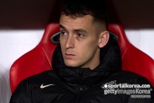 [오피셜] 바르셀로나 21세 중원 사령관, 오른쪽 무릎 인대 파열→시즌 아웃 유력