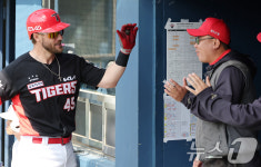 ML 88홈런 타자 클래스 입증했다...3G 연속 홈런포 위즈덤, 팀 연패 탈출 견인→리그 홈런왕 경쟁에도 출사표