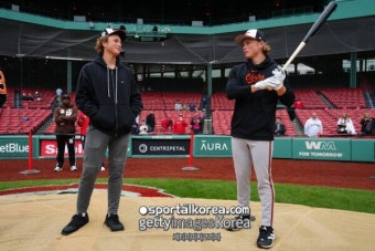 MLB 사상 최초 '드래프트 1순위 형제' 탄생할까…통산 316홈런 타자 작은 아들, 아마추어 유망주 순위 '1위'
