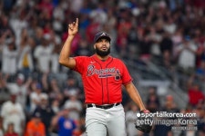 류현진 승리 지켜주던 그 선수, 명예의 전당이 보인다! 역대 3번째 대기록까지 -26…37세인데도 건재하네