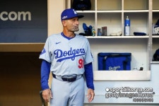 끔찍한 판단 경기 망칠 뻔한 김혜성 홈 주루사→3루 주루코치에 비판 쏟아진다…짐 싸서 내보내면 안돼?