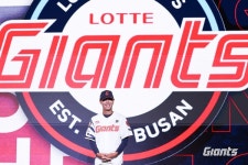 최동원 선배님처럼 훌륭한 선수로 성장하겠다 롯데 1라운더 신동건, 제8회 대선 고교 최동원상 수상