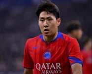 [리그 1 12R] 왼발의 마법사 이강인! PSG 100번째 출전→결승골 주역 맹활약...PSG, 리옹전 3-2 신승