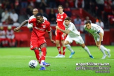 [챔피언스컵 리뷰] '충격 졸전!' 손흥민, '황당 실수→쐐기골 헌납'...LAFC, 톨루카에 0-4 참패 '우승 도전' 또 물거품
