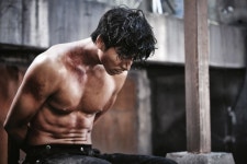 몸과 액션이 만들어내는 카타르시스 <용의자>