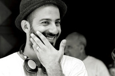 [flash on] 이야기의 힘은 사람보다 강하다