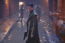 [여름 극장가 대격돌①] 김지운 감독의 <인랑>, 오시이 마모루 감독의 원작 애니메이션으로부터 어떻게 영화로...