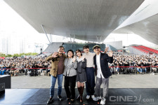 #BIFF 3호 [화보] 이렇게 빛이 나도 되는건가? ‘욘더’ 오픈토크 현장