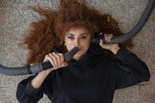 [리뷰] ‘크레이지 컴페티션’, 최고와 최악 사이의 정신 나간 줄타기