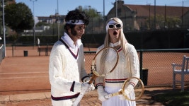 [로마] 로마에 불어오는 가족 서사의 바람, <이 솔리티 이디오티: 리턴즈>, 평범하고 이상한 가족의 초상으...