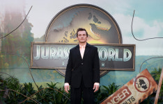 [인터뷰] 동경의 모험으로, <쥬라기 월드: 새로운 시작> 배우 루퍼트 프렌드