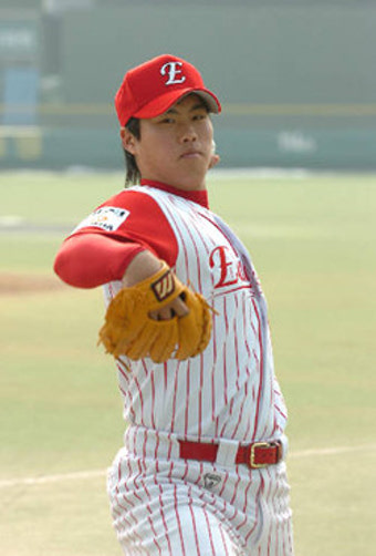 한화 유현진 10K… 신인 데뷔전 최다 탈삼진 타이…“한기주 넘어서겠다”