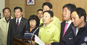“자식같은 닭 산채로 묻다니”…익산 함열읍 석매리 살처분 농가 표정