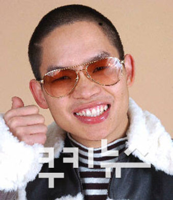 개그맨 김형인 소유 차， 서대구 나들목서 전복 사고