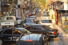 10억들여 조성한 웨딩거리 불법주정차 ‘점령’