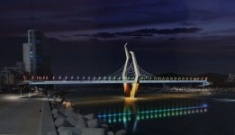 울산 해수욕장 주변 인도교 불 밝힌다