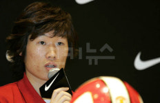 “지칠줄 모르는 박지성”…스카이스포츠 평점 6점