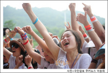 [쿠키 포토] 무더위도 막을 수 없는 ‘젊음의 함성’
