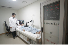 유성선병원 암센터, 고주파온열암치료기 가동