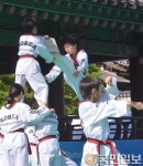 미동초등학교 학생들이 격파시범