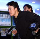 체력훈련 스타트 이승엽 “팀 우승·올림픽 메달 두 토끼 잡겠다”