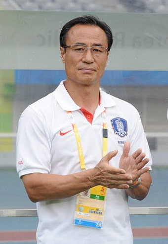 박성화 감독 “다 내 탓…세계축구 높은 벽 실감”