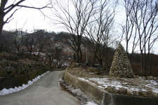 뽀드득 뽀드득 겨울을 밟고 길손은 떠난다