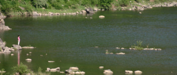 강따라 벼랑따라 신록 속으로…전북 무주 ‘금강 옛길’