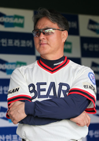 두산 베어스, 조성환 감독대행 새로운 장 열며 변화 기대감↑