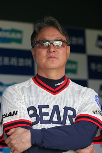 두산 베어스, 이승엽 감독 자진 사퇴 수용…조성환 코치가 감독 대행就임 완료