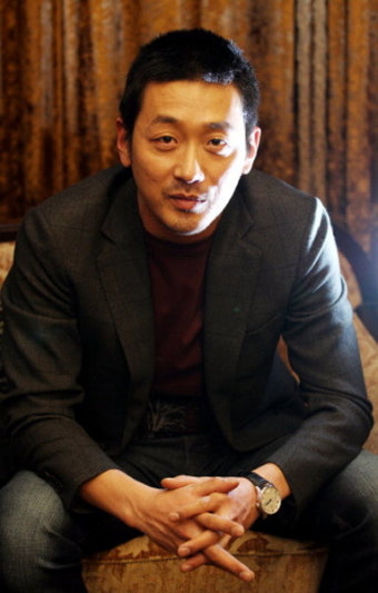 하정우, 모델료 시각장애아 개안수술에 기부